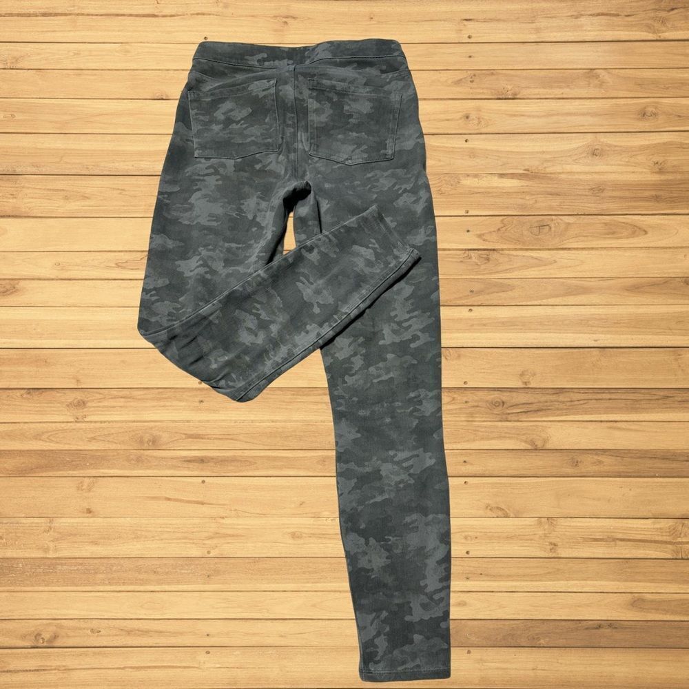 Spanx Jean-ish® Ankle Leggings Size Medium Stone Wash Camouflage Pull On Stretch - Picture 3 of 9